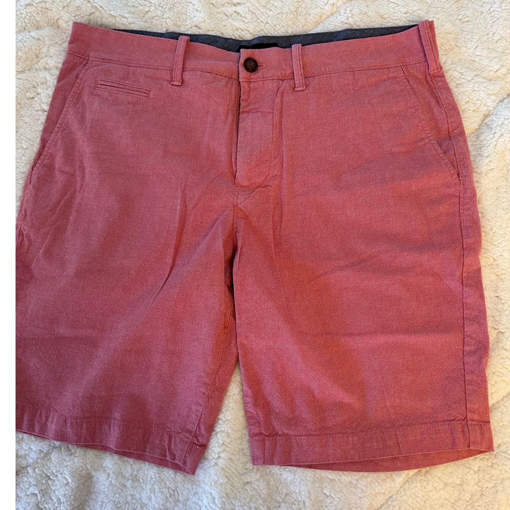 Express Men Classic At The Knee Chino Shorts Red Size 34 Stretch
